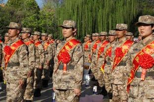 霍勒迪：加快进攻速度能有更多机会 这会激励队友更加努力